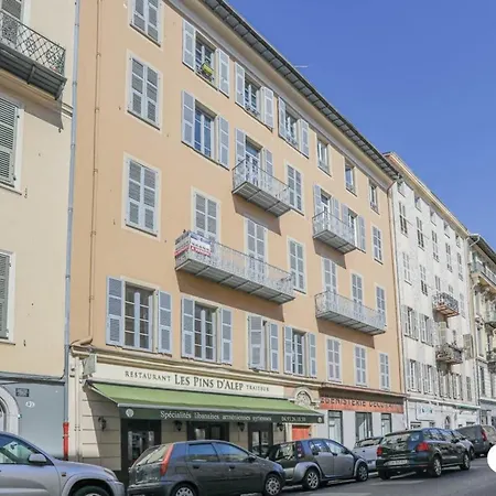 Apartment Port Of Air Conditioned